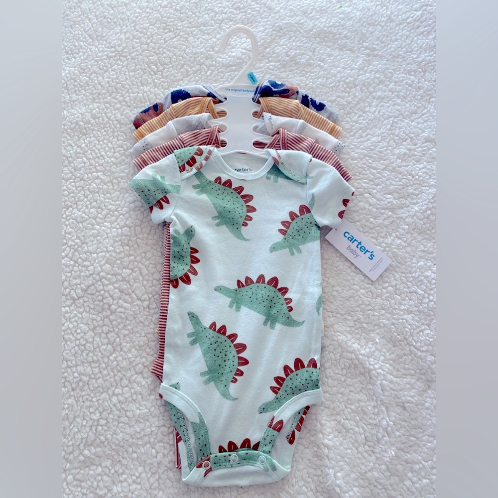 Carter’s 5 pack bodysuits (NEW WITH TAGS)